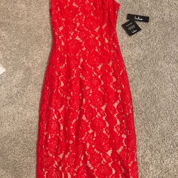 Lulu’s Red Lace - Picture 5 of 6